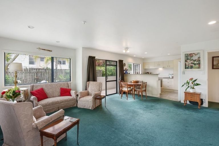 Photo of property in 7b Puriri Avenue, Orewa, 0931