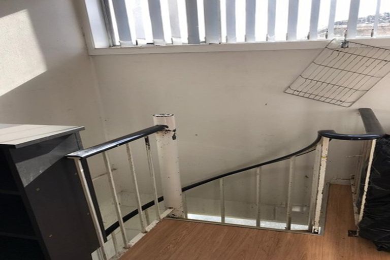 Photo of property in 1 Browns Road, Manurewa, Auckland, 2102