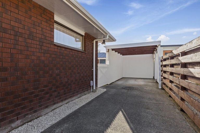 Photo of property in 2/59 Kowhai Avenue, Ebdentown, Upper Hutt, 5018