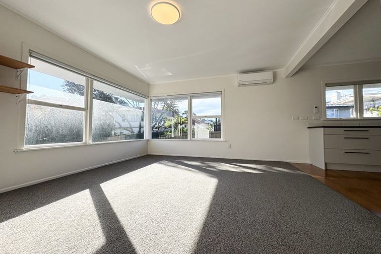 Photo of property in 1/45a Northboro Road, Belmont, Auckland, 0622