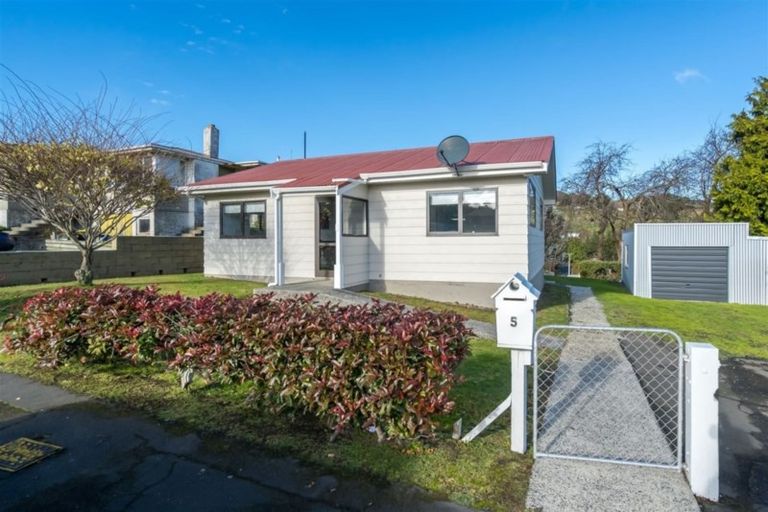 Photo of property in 5 Westland Street, Green Island, Dunedin, 9018