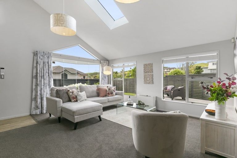 Photo of property in 74 Kentwood Drive, Woodridge, Wellington, 6037