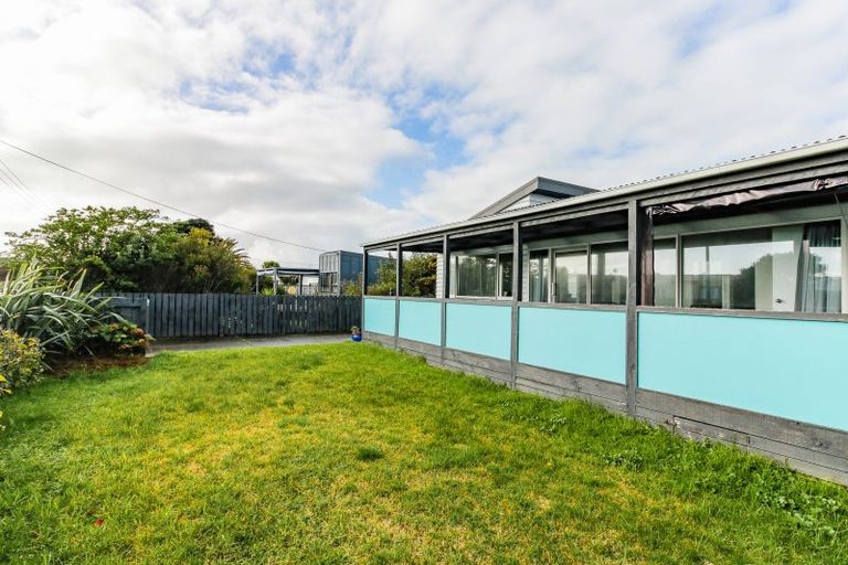 Photo of property in 16 Linklater Avenue, Foxton Beach, Foxton, 4815