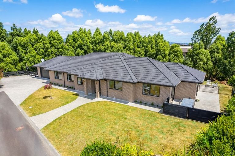 Photo of property in 6 Jade Crescent, Timberlea, Upper Hutt, 5018