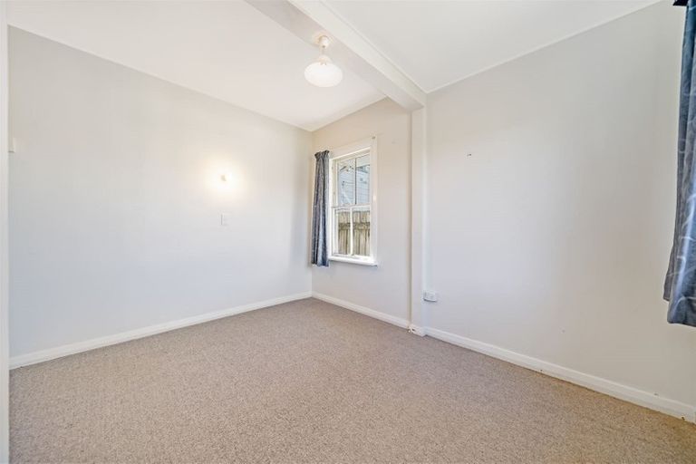 Photo of property in 7 Murray Street, Island Bay, Wellington, 6023