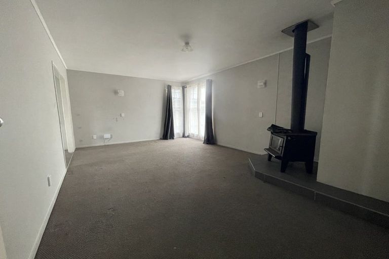 Photo of property in 3 Neems Place, Manurewa, Auckland, 2102