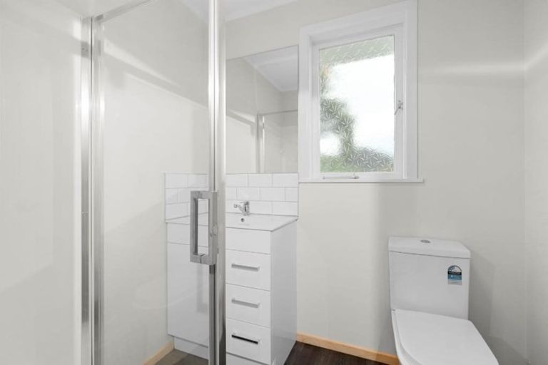 Photo of property in 4 Sexton Place, Manurewa East, Auckland, 2102