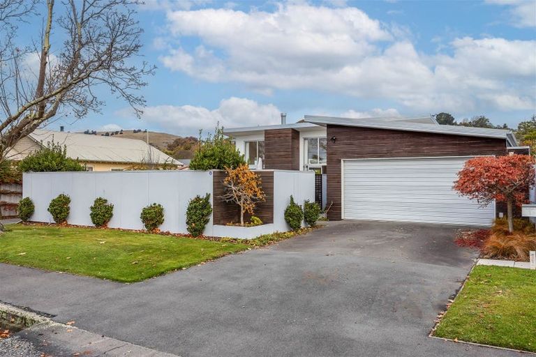 Photo of property in 8 Koromiko Street, Saint Martins, Christchurch, 8022