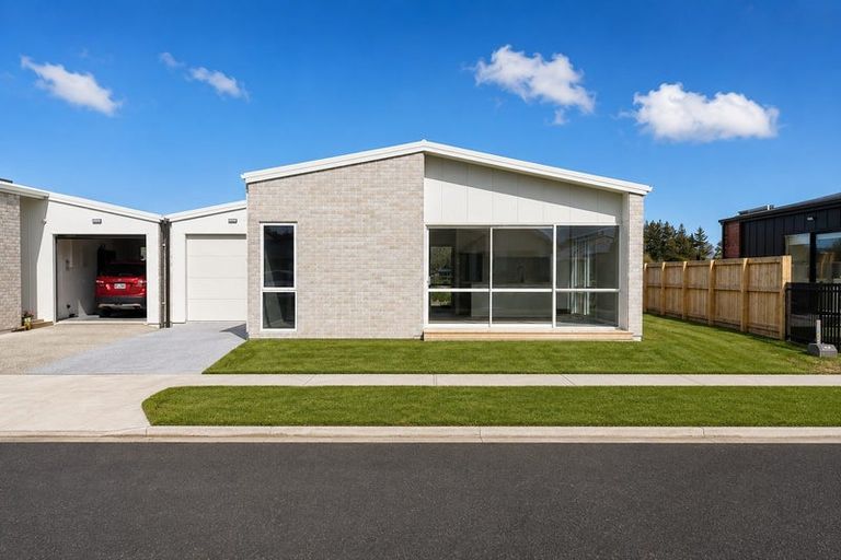 Photo of property in 14 One Haruru Street, Cambridge, 3493