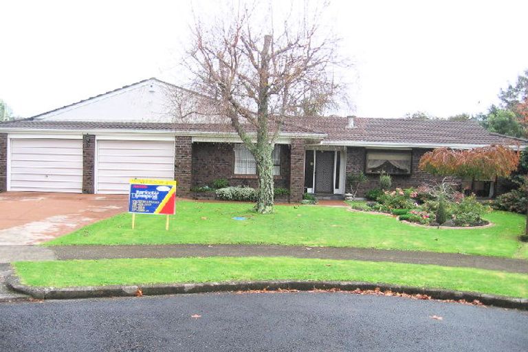 Photo of property in 15 Matuku Place, Papatoetoe, Auckland, 2025