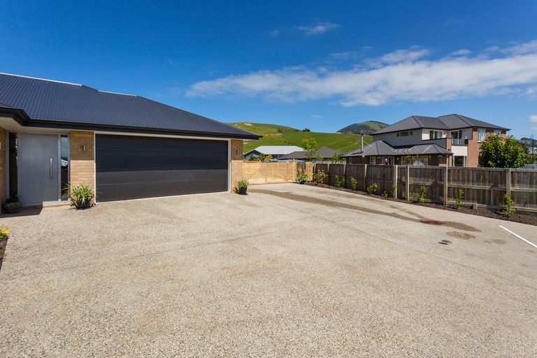 Photo of property in 35 Irwin Logan Drive, Mosgiel, 9024
