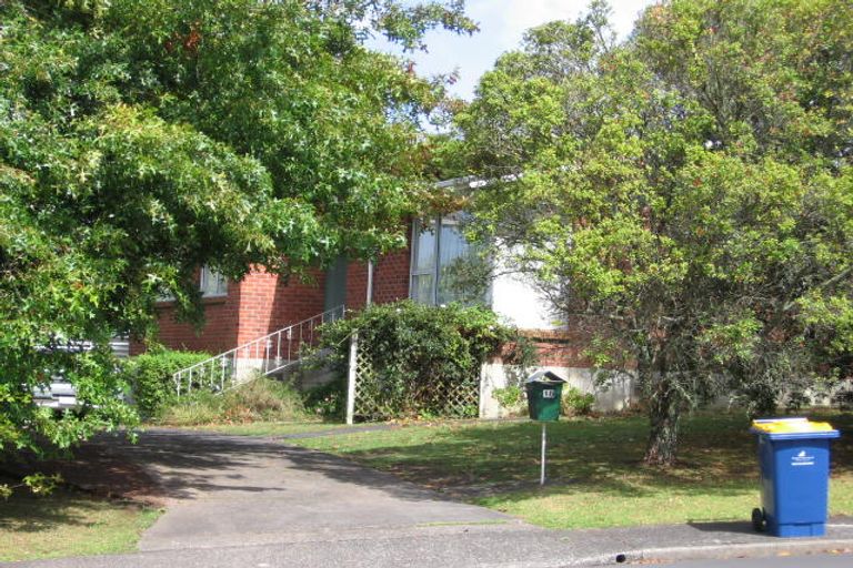 Photo of property in 18 Karo Place, Glendene, Auckland, 0602