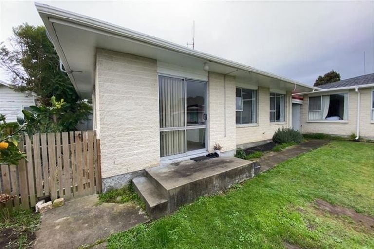 Photo of property in 8 Winiata Place, Otaki, 5512