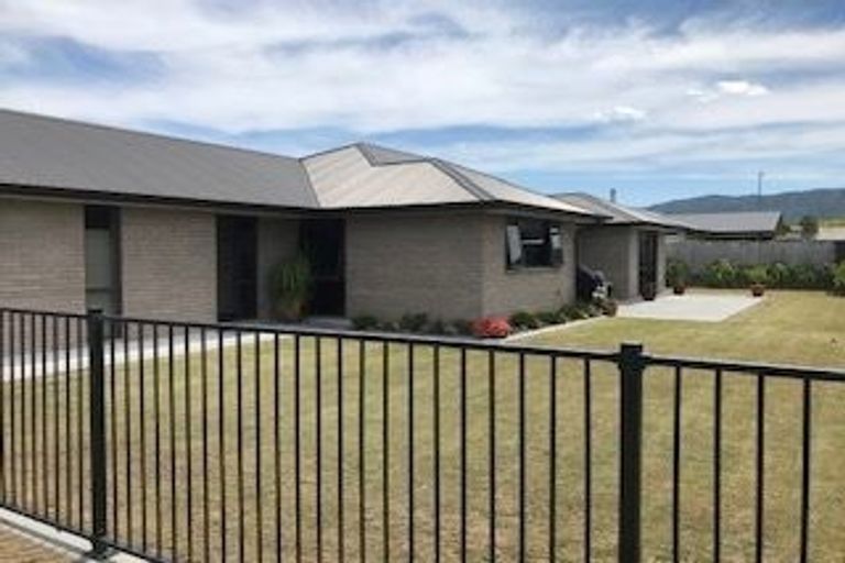 Photo of property in 17 Nolan Place, Katikati, 3129