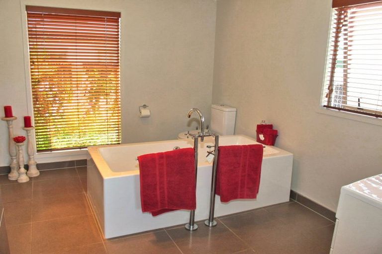 Photo of property in 103 The Tee, Matarangi, Whitianga, 3592