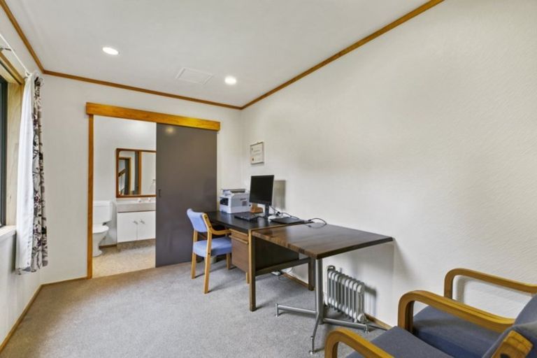 Photo of property in 2 Grand Vue Road, Kawaha Point, Rotorua, 3010