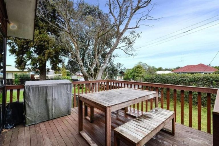 Photo of property in 13a Karamu Street, Strandon, New Plymouth, 4312