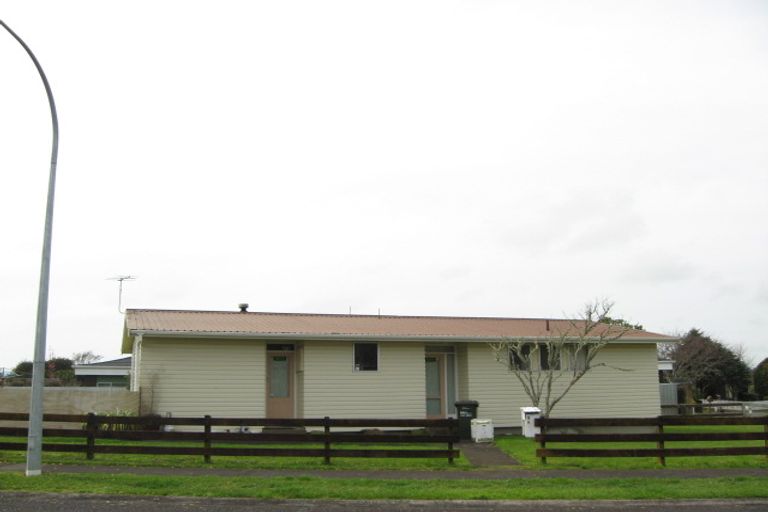 Photo of property in 1 Kapui Place, Waitara, 4320