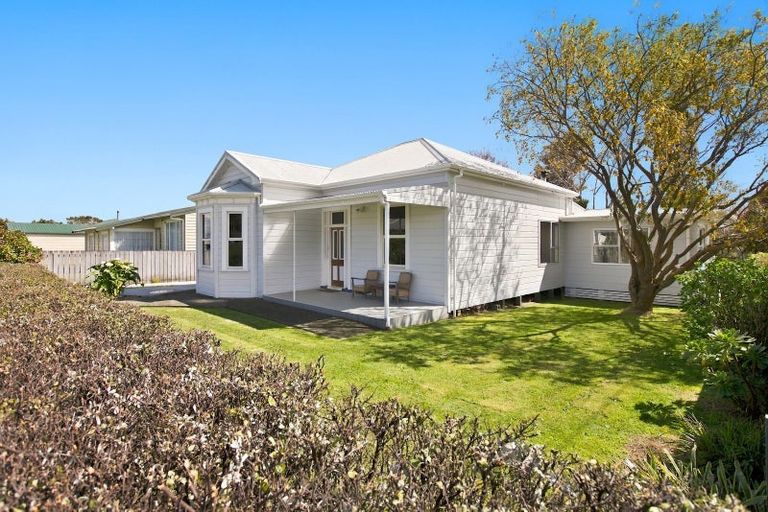 Photo of property in 19 Carey Street, Waitara, 4320