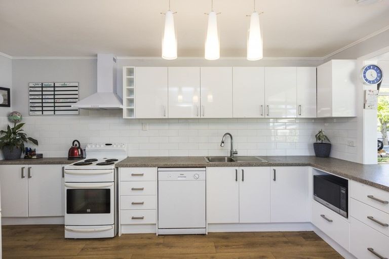 Photo of property in 9 Fox Place, Cloverlea, Palmerston North, 4412