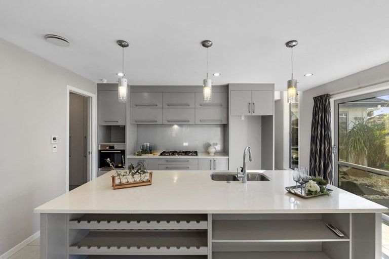 Photo of property in 6 Milano Boulevard, Karaka, Papakura, 2113