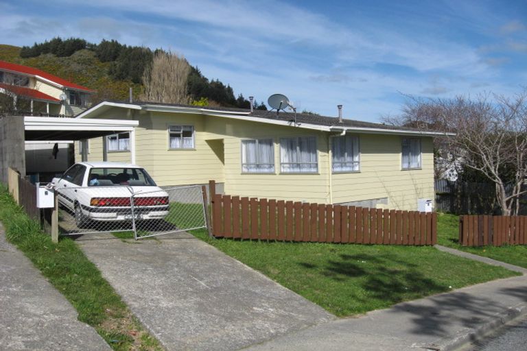 Photo of property in 4 Tyrone Grove, Wainuiomata, Lower Hutt, 5014