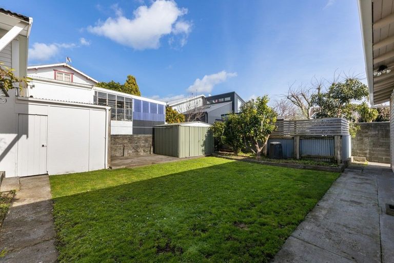 Photo of property in 40 Robe Street, New Plymouth, 4310