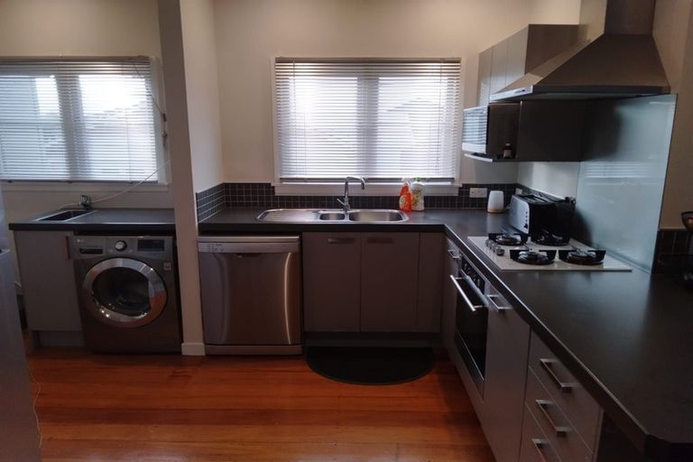 Photo of property in 1/23 Forest Hill Road, Henderson, Auckland, 0612