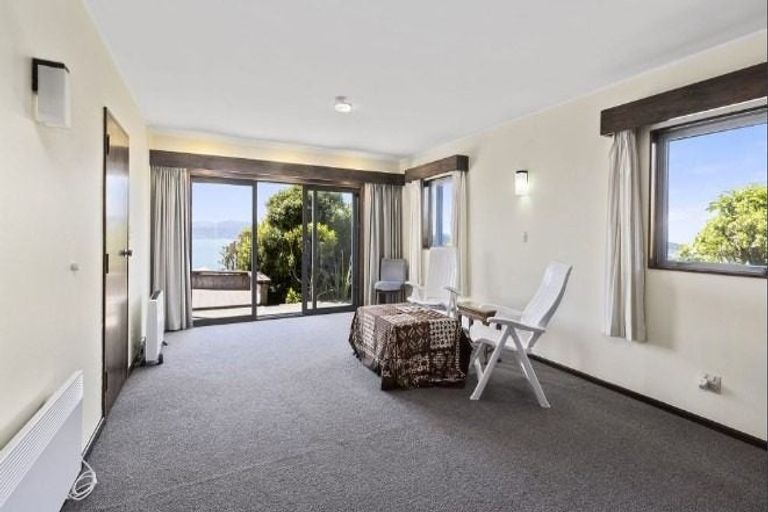 Photo of property in 5 Mataroa Avenue, Northland, Wellington, 6012