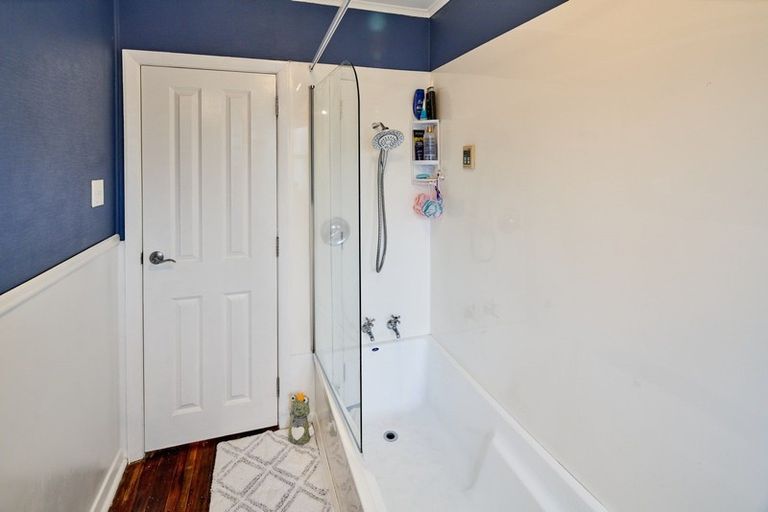 Photo of property in 168 Wellington Road, Wainuiomata, Lower Hutt, 5014