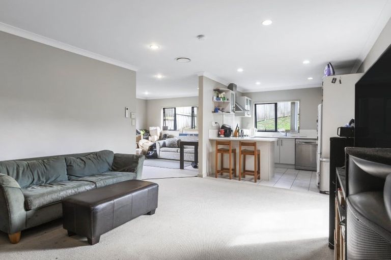 Photo of property in 3 Vadam Road, Massey, Auckland, 0614
