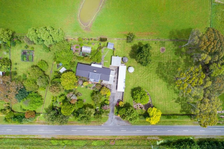 Photo of property in 329 Makirikiri Road, Crofton, Marton, 4787