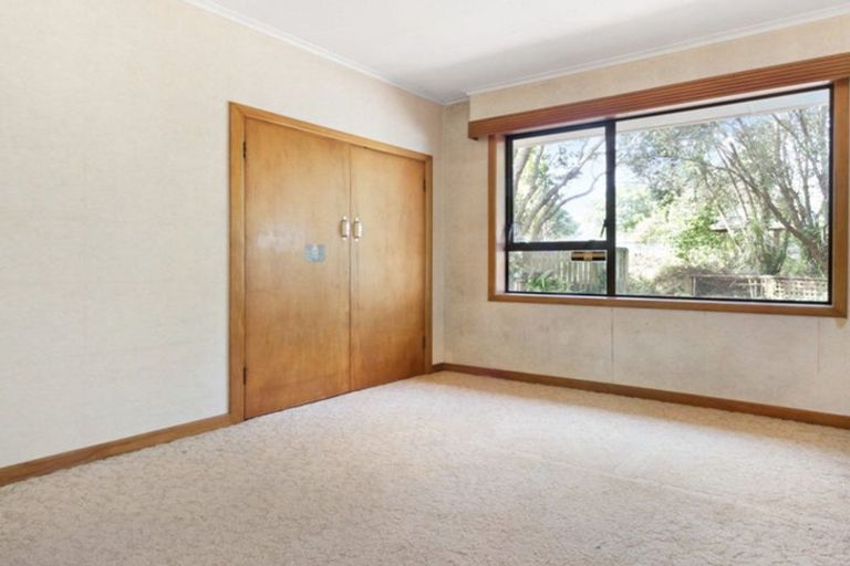 Photo of property in 19 Humphrey Kemp Avenue, Henderson, Auckland, 0612
