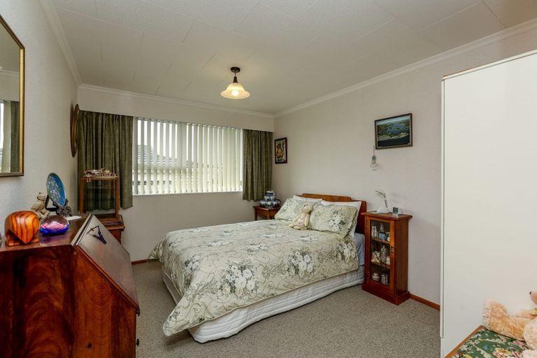 Photo of property in 19 Roy Terrace, Moturoa, New Plymouth, 4310