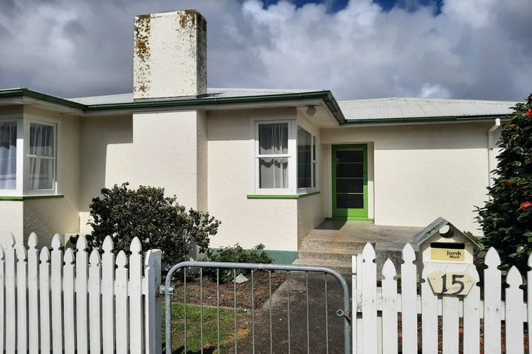 Photo of property in 15 Brett Place, Takaro, Palmerston North, 4412