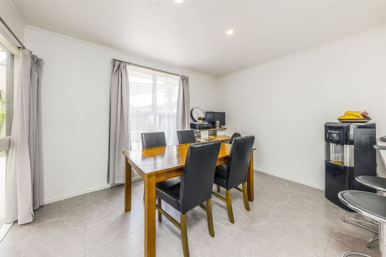 Photo of property in 83 Arimu Road, Papakura, 2110
