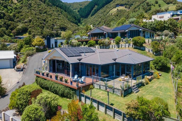 Photo of property in 18 Springlea Heights, Atawhai, Nelson, 7010