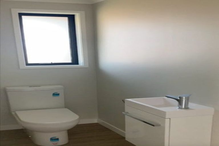 Photo of property in 114-118 Banks Street, Marfell, New Plymouth, 4310