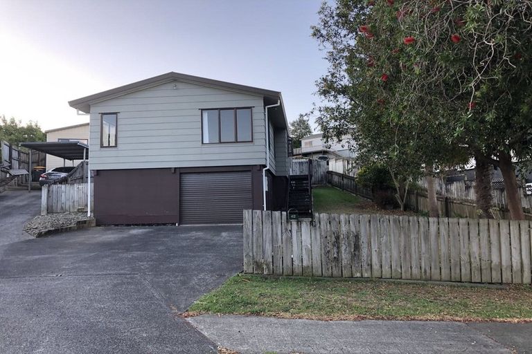 Photo of property in 42 Sandgate Avenue, Botany Downs, Auckland, 2010