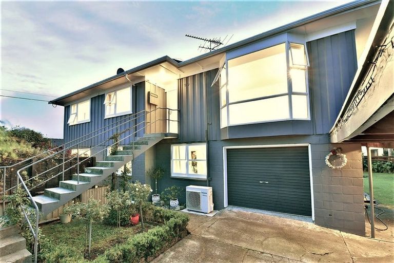 Photo of property in 39 Alice Avenue, Orewa, 0931