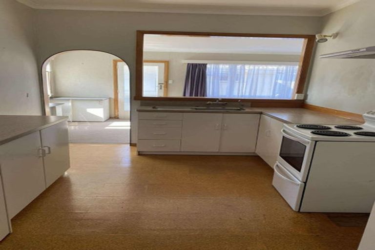 Photo of property in 4 Goodson Place, Hawera, 4610