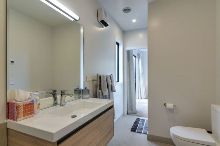 Photo of property in 39 Rannoch Drive, Jacks Point, Queenstown, 9371