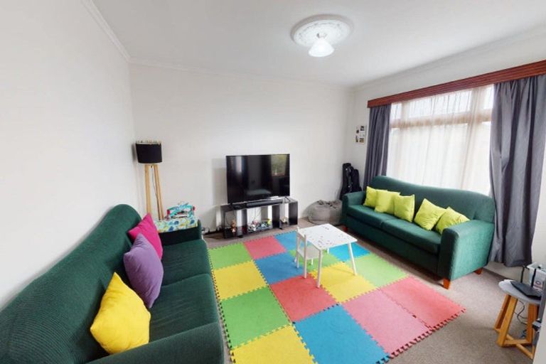 Photo of property in 162 Weraroa Road, Levin, 5510