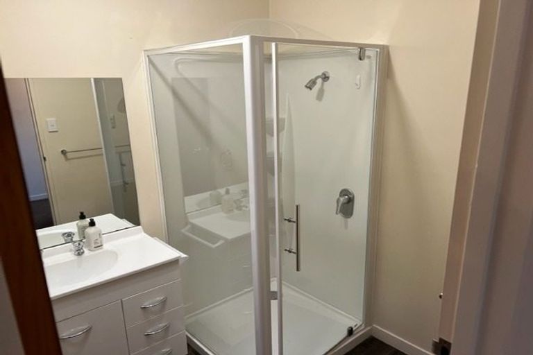 Photo of property in 24 Middle Road, Havelock North, 4130