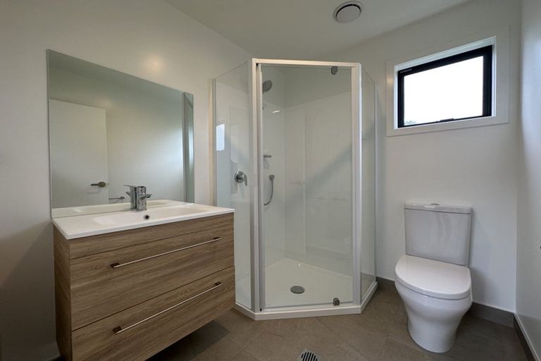 Photo of property in 5/12 Tawa Road, Te Atatu Peninsula, Auckland, 0610