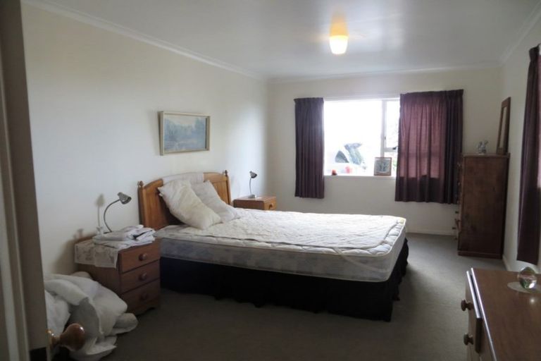 Photo of property in 114 Aorangi Road, Bryndwr, Christchurch, 8053