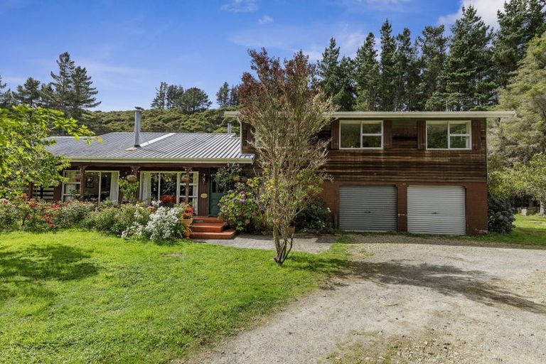 Photo of property in 84 Crowther Road, Wainuiomata, 5373