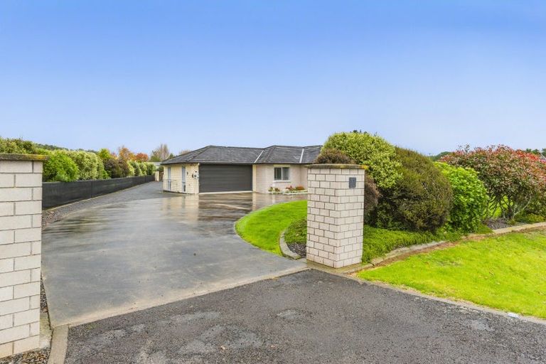 Photo of property in 51 Garth Road, Levin, 5571