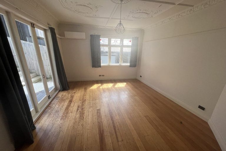 Photo of property in 24 Myrtle Crescent, Mount Cook, Wellington, 6021