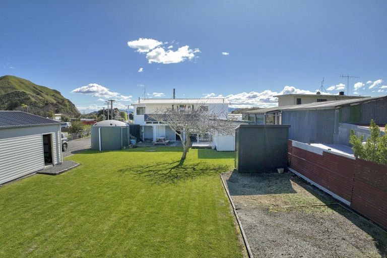 Photo of property in 73 Fortescue Street, Mahia, Nuhaka, 4198